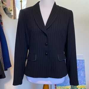 TAHARI Arthur S Levine blazer jacket. Gorgeous black with lavender stripes. 10P